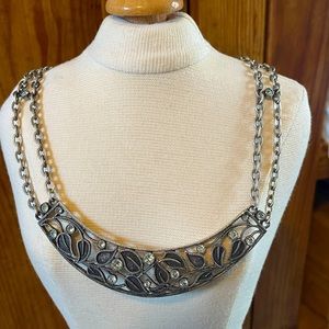 Winding leaves Necklace